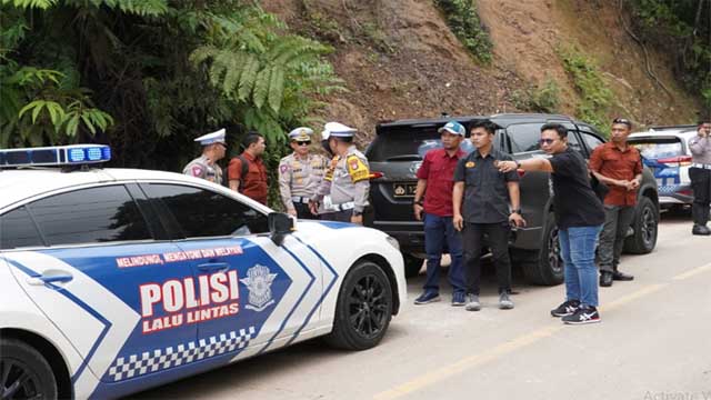 Tinjau Longsor di Sumbar, Polantas Imbau Warga Riau Tunda Bepergian ke Sumbar  