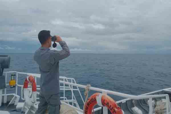 KN Kuda Laut 403 Cari Korban LCT Anugrah Indasah Tenggelam di Perairan Sanipat