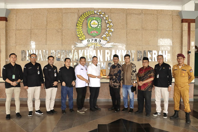 Ketua DPRD Siak Indra Gunawan SE Audiensi Bersama Komisioner KPU Siak