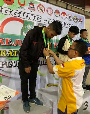 Personel Brimob Raih Juara 2 Karate Championship 2022 Piala Gubernur Riau  