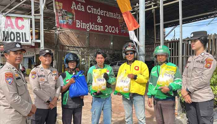 Polres Dumai Bagikan Sembako untuk Mitra Ojol