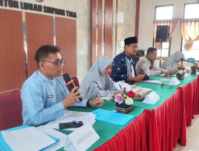 Kelurahan Simpang Tiga Rampungkan Uji Kelayakan dan Kepatutan Calon RT/RW