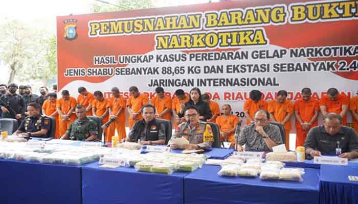 Musnahkan 88,6 Kg Sabu, Kapolda Riau Ajak Masyarakat Perangi Narkoba