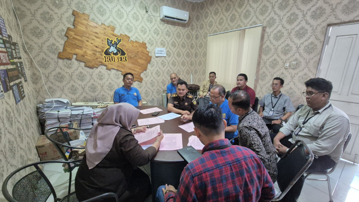 Kejati Riau Limpahkan Tersangka dan Barang Bukti Kasus Korupsi Proyek Pelabuhan Lukit ke JPU Tipikor