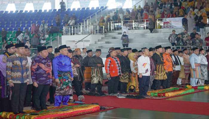 Ramaikan Bagholek Godang, Puluhan Ribu Masyarakat Padati GOR Remaja Riau