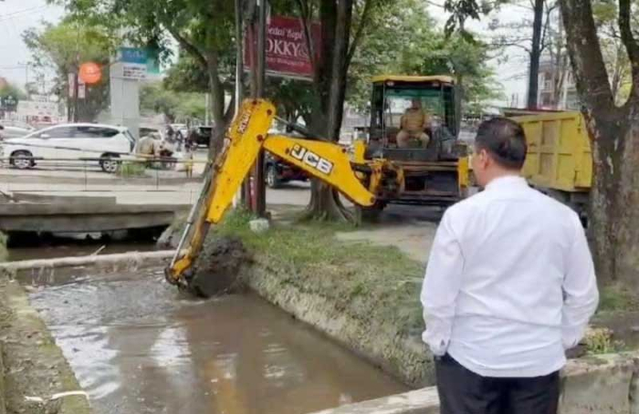 Pemko akan Normalisasi 900 Kilometer Drainase di Pekanbaru Tahun Ini