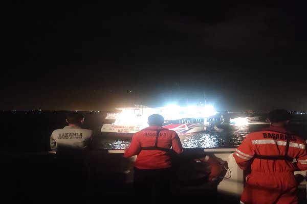 Bakamla RI, Amankan Kapal Dumai Line 5 Terbakar di Pelabuhan Sekupang Batam