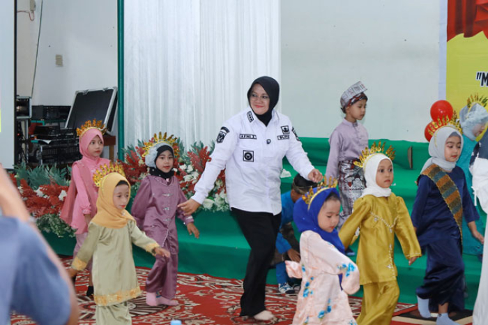 Bupati Afni: Anak Investasi Masa Depan bagi Orang Tua