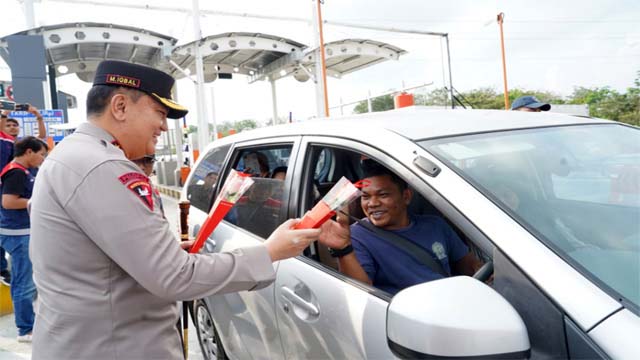 Pantau Arus Balik Mudik, Kapolda Riau Sebut 38.150 Kendaraan Lintasi Tol Pekanbaru - Bangkinang