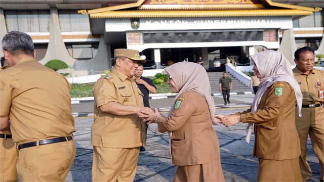 Pj Gubri Pimpin Apel Pagi Bersama Usai Libur Lebaran