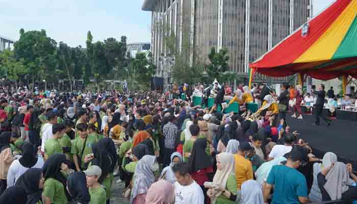 Meriahkan Gebyar BBI BBWI, Ribuan Warga Ikut Senam Massal di Lapangan Kantor Gubernur Riau