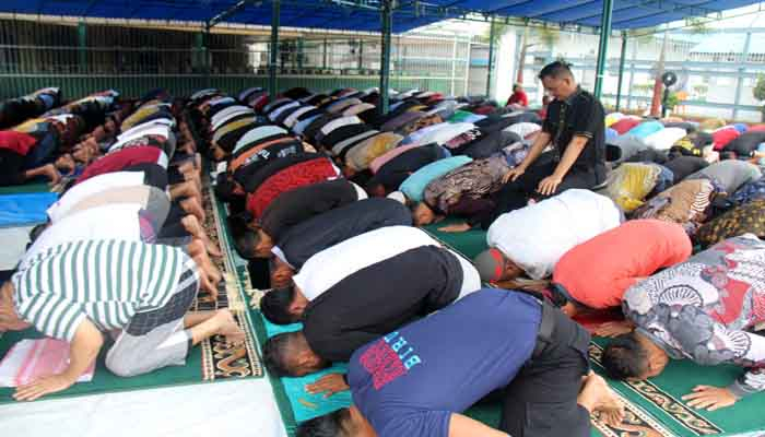 Lapas Pekanbaru Gelar Shalat Jumat Berjamaah Sebagai Bagian dari Pembinaan Spiritual Warga Binaan
