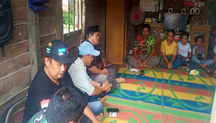 Ketua DPRD Inhu Kunjungi Keluarga Korban Tenggelam di Danau Siambul, Soroti Bekas Tambang yang Tak Direklamasi