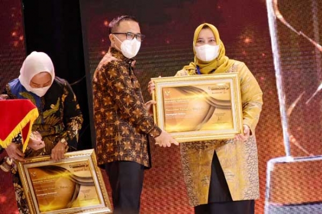 Nomor Dua se-Indonesia, Pemkab Bengkalis Terima Penghargaan Tertinggi dari Kemendagri